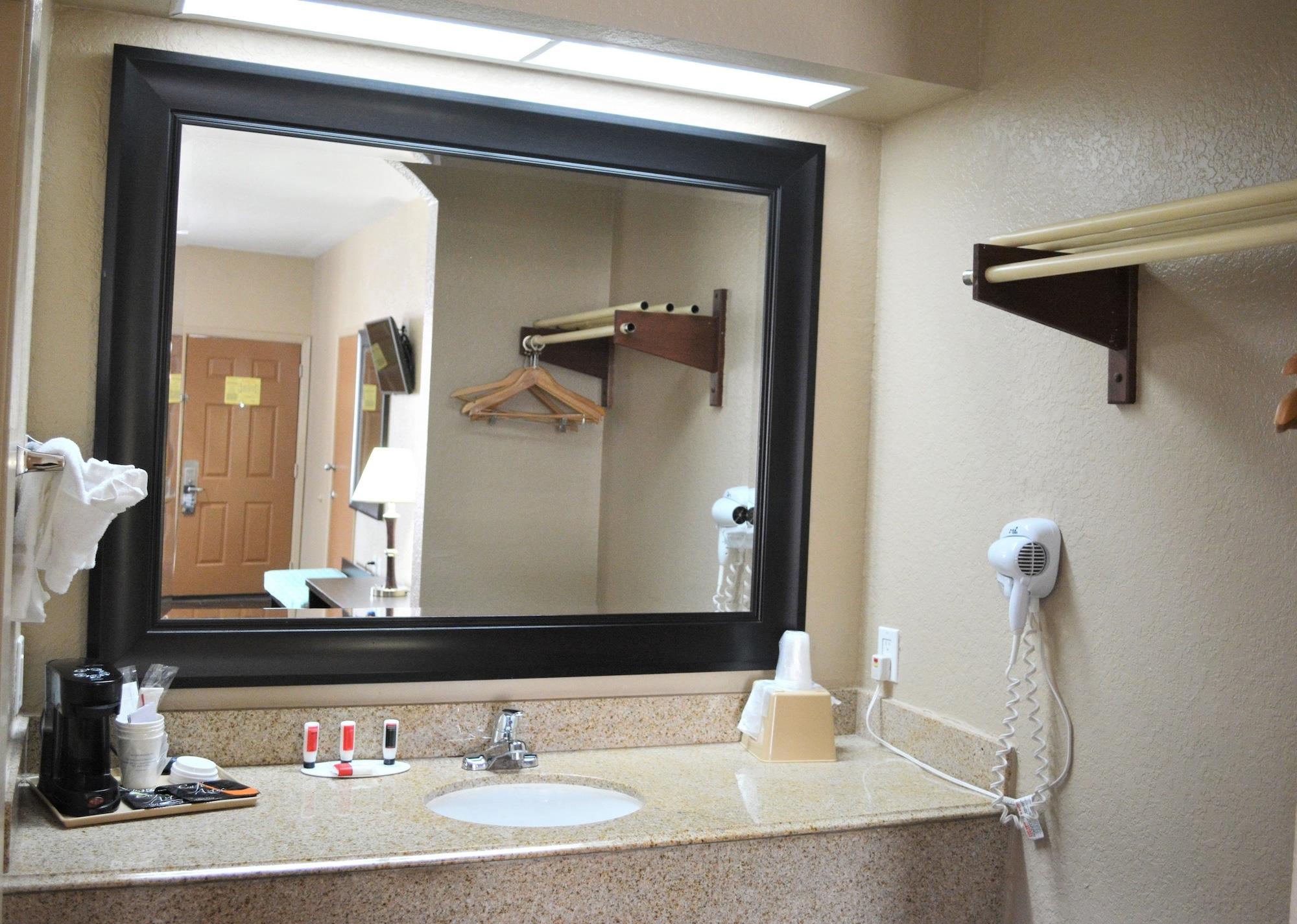 Super 8 By Wyndham Galveston Hotel Buitenkant foto