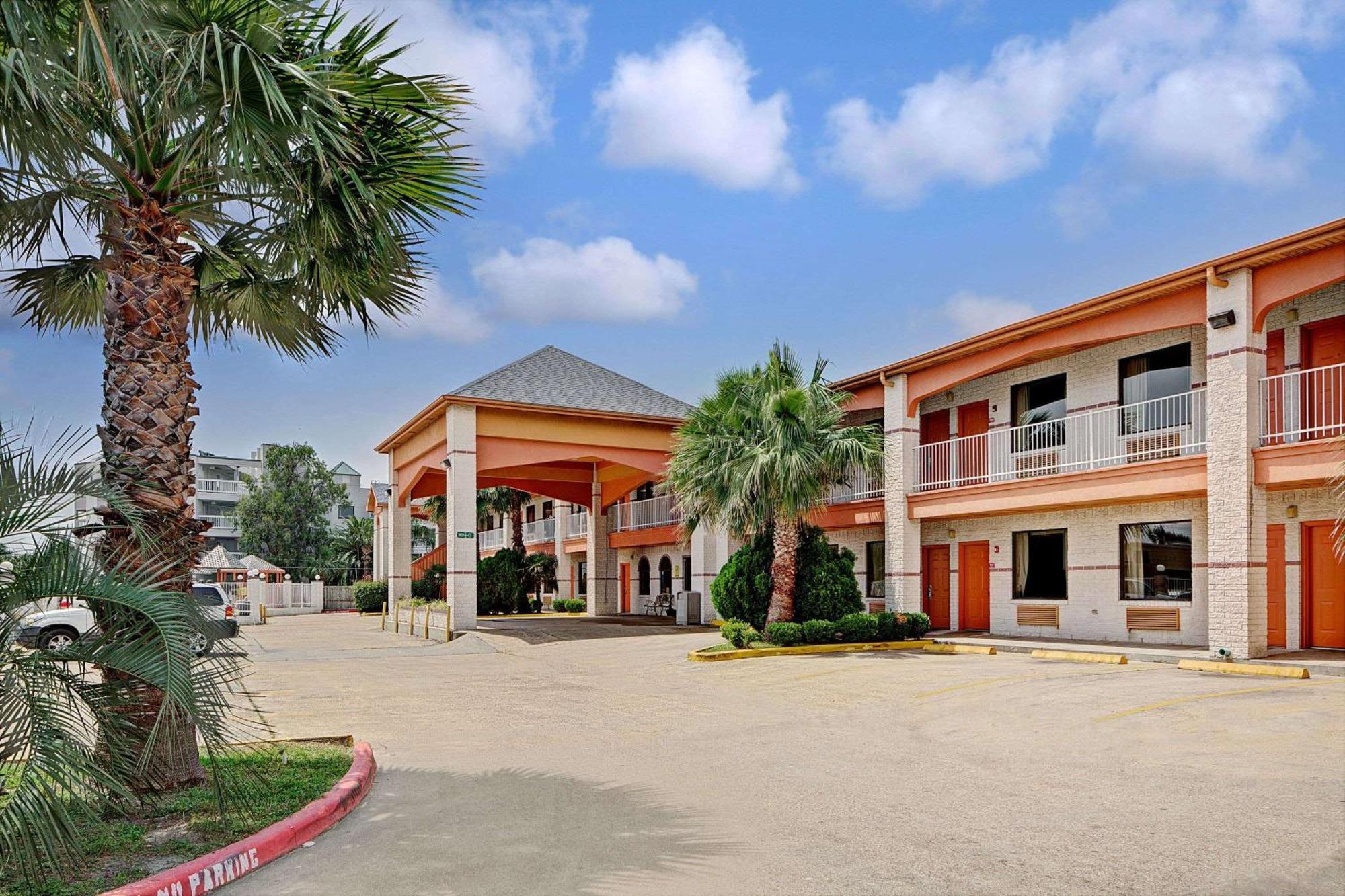 Super 8 By Wyndham Galveston Hotel Buitenkant foto